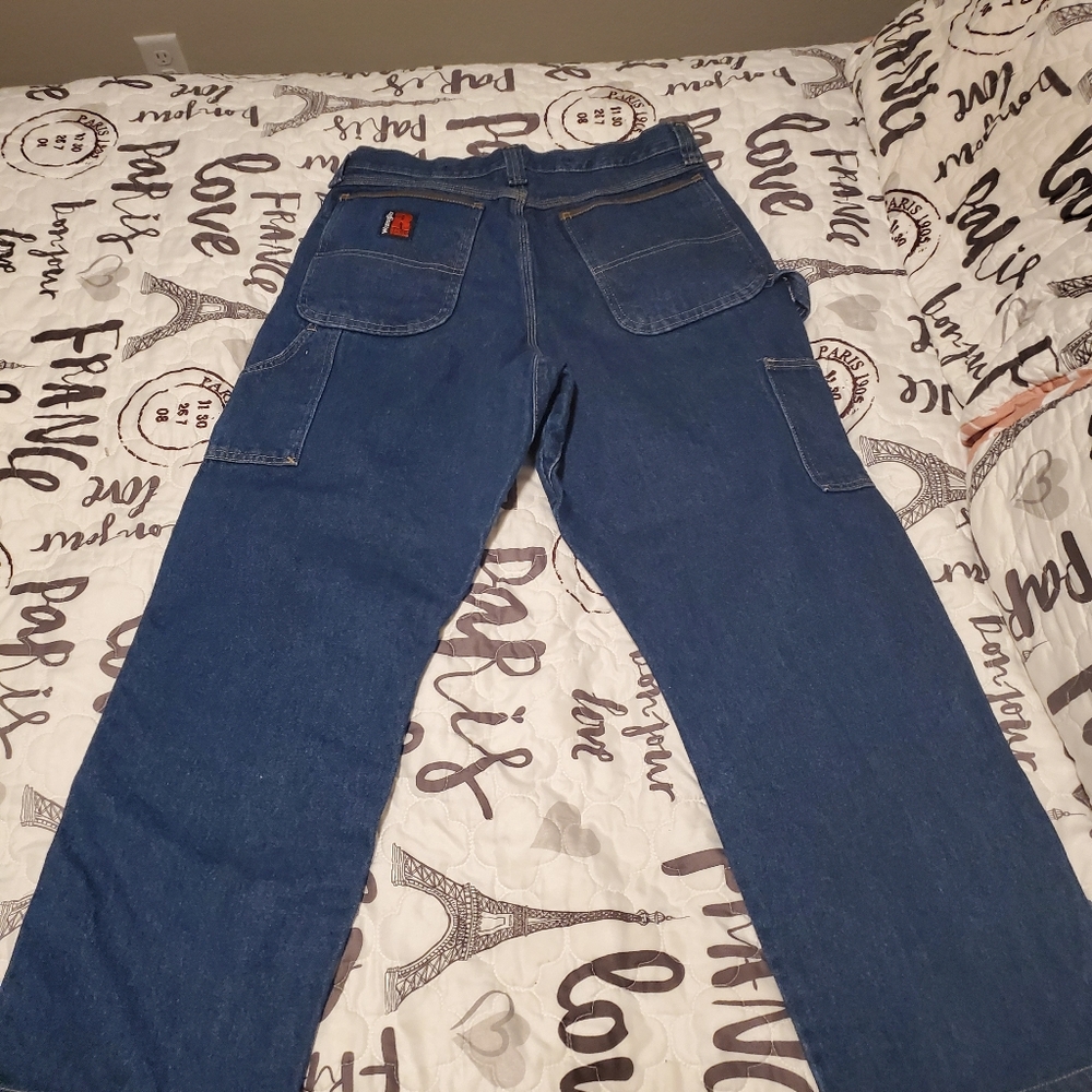 32 32 wrangler work jeans